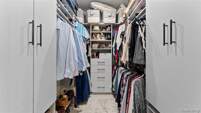 Builiding view sixteen for 225 Oak, Wyandotte, MI. 48192