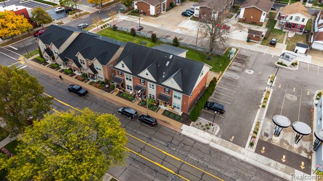 Builiding view thirty one for 225 Oak, Wyandotte, MI. 48192