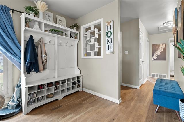 Builiding view one for 16 Charles E, Battle Creek, MI. 49015