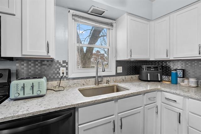 Builiding view seven for 16 Charles E, Battle Creek, MI. 49015