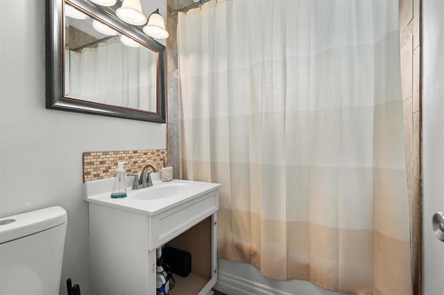 Builiding view twelve for 16 Charles E, Battle Creek, MI. 49015