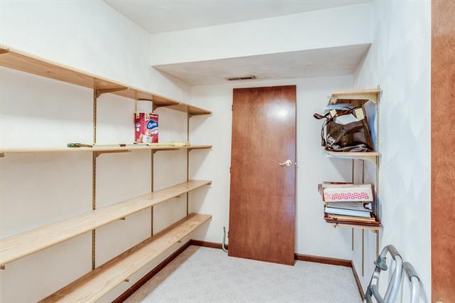 Builiding view eight for 355 Columbia, Battle Creek, MI. 49015