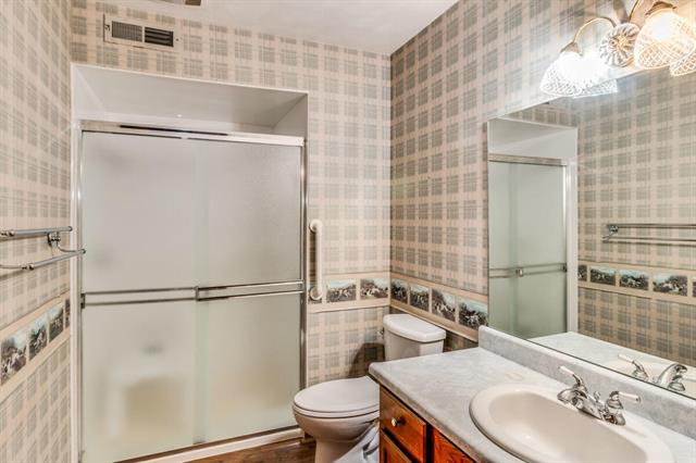 Builiding view eleven for 355 Columbia, Battle Creek, MI. 49015