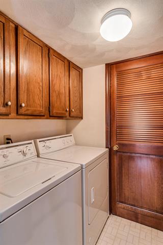 Builiding view thirteen for 355 Columbia, Battle Creek, MI. 49015