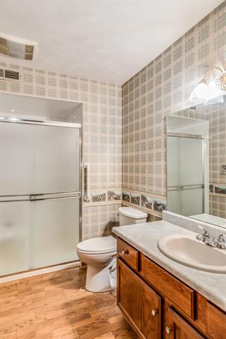 Builiding view twelve for 355 Columbia, Battle Creek, MI. 49015