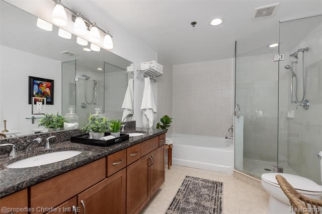 Builiding view eight for 2003 Brooklyn, Detroit, MI. 48226