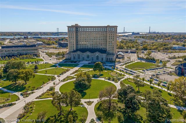 Builiding view forty five for 2003 Brooklyn, Detroit, MI. 48226