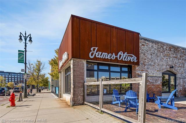 Builiding view forty one for 2003 Brooklyn, Detroit, MI. 48226