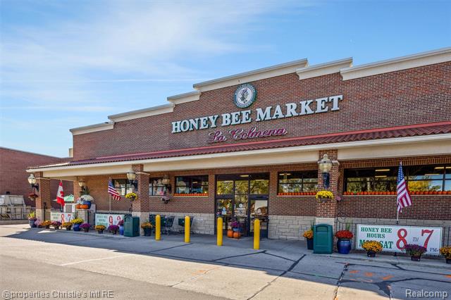 Builiding view forty six for 2003 Brooklyn, Detroit, MI. 48226