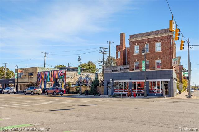 Builiding view forty three for 2003 Brooklyn, Detroit, MI. 48226