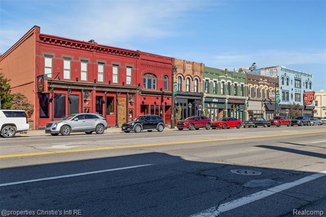 Builiding view forty two for 2003 Brooklyn, Detroit, MI. 48226