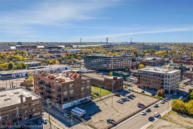 Builiding view forty for 2003 Brooklyn, Detroit, MI. 48226