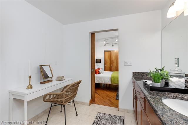 Builiding view nine for 2003 Brooklyn, Detroit, MI. 48226