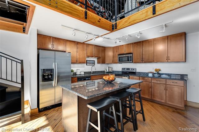 Builiding view sixteen for 2003 Brooklyn, Detroit, MI. 48226