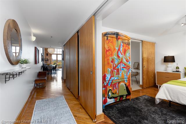 Builiding view ten for 2003 Brooklyn, Detroit, MI. 48226