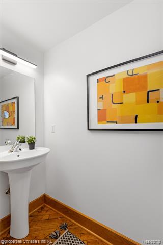 Builiding view thirteen for 2003 Brooklyn, Detroit, MI. 48226