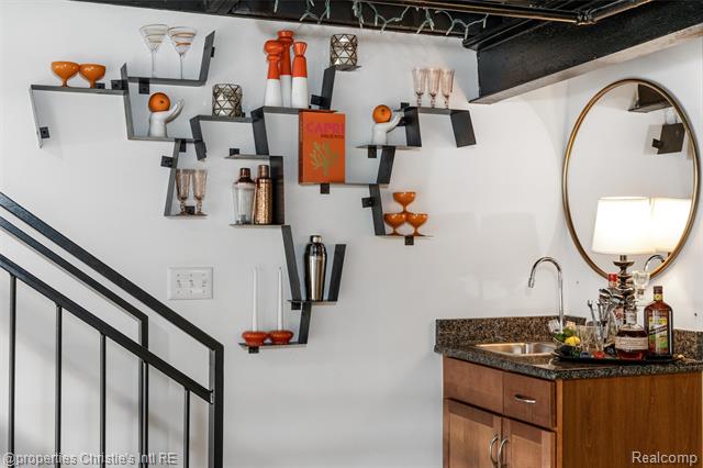 Builiding view thirty four for 2003 Brooklyn, Detroit, MI. 48226