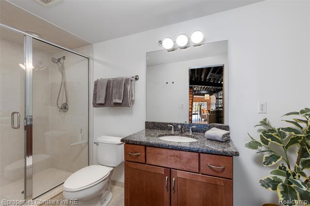 Builiding view thirty one for 2003 Brooklyn, Detroit, MI. 48226