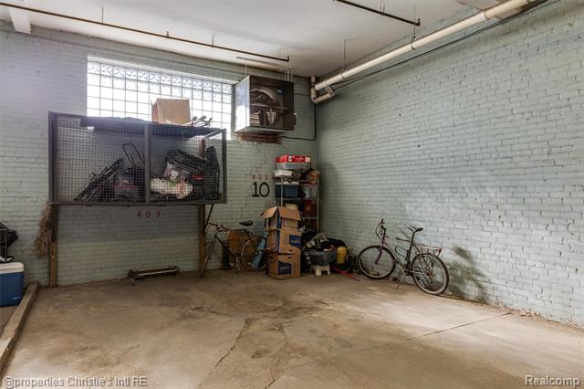 Builiding view thirty seven for 2003 Brooklyn, Detroit, MI. 48226