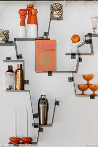 Builiding view thirty three for 2003 Brooklyn, Detroit, MI. 48226