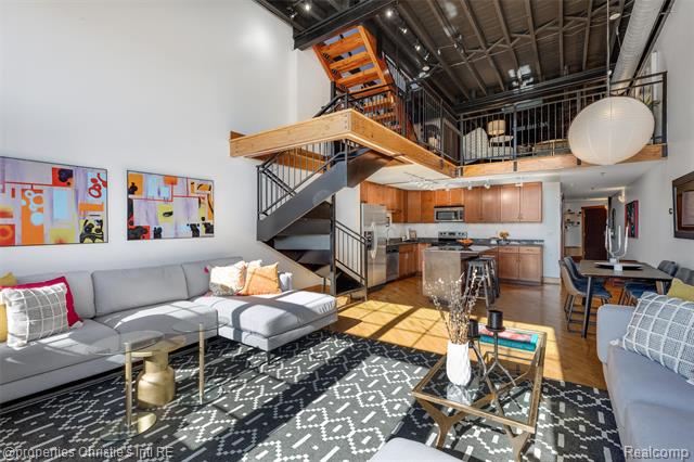 Builiding view twenty four for 2003 Brooklyn, Detroit, MI. 48226