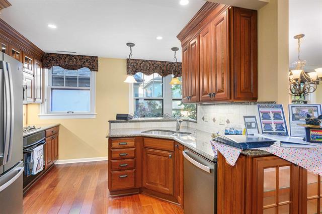 Builiding view eleven for 471 South, Kalamazoo, MI. 49007