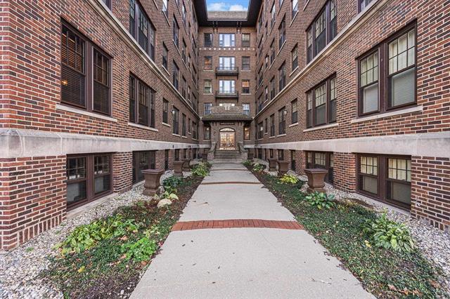 Builiding view one for 471 South, Kalamazoo, MI. 49007