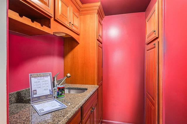 Builiding view thirteen for 471 South, Kalamazoo, MI. 49007