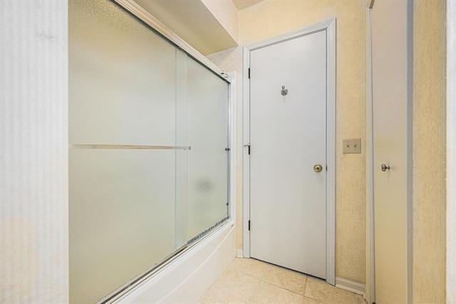 Builiding view twenty four for 471 South, Kalamazoo, MI. 49007