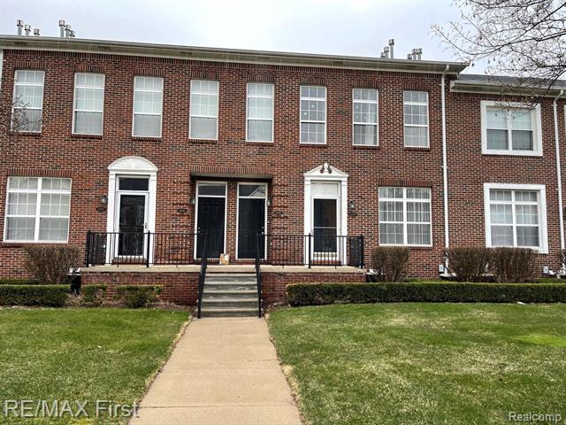 front view for 43099 Strand Drive, Sterling Heights, Mi. 48313