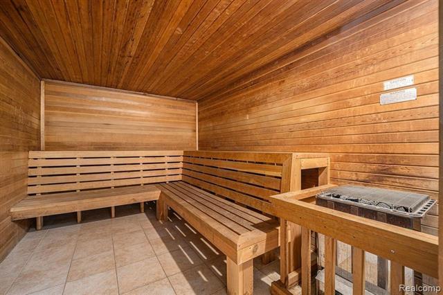 Builiding view nine for 15 Kirby, Detroit, MI. 48202