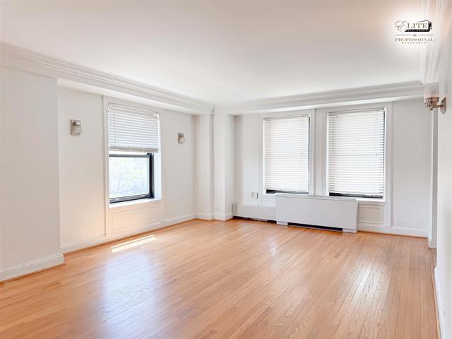 Builiding view seventeen for 15 Kirby, Detroit, MI. 48202