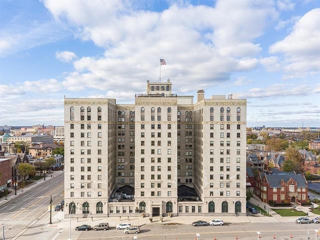 Builiding view thirty seven for 15 Kirby, Detroit, MI. 48202