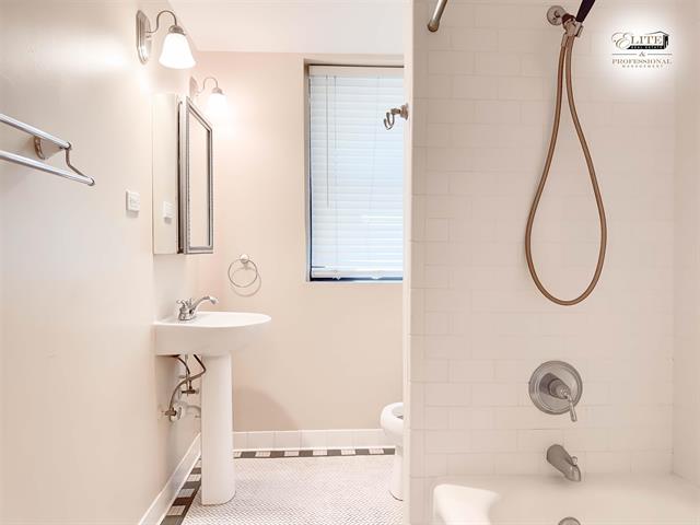 Builiding view thirty six for 15 Kirby, Detroit, MI. 48202