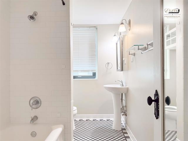 Builiding view thirty two for 15 Kirby, Detroit, MI. 48202