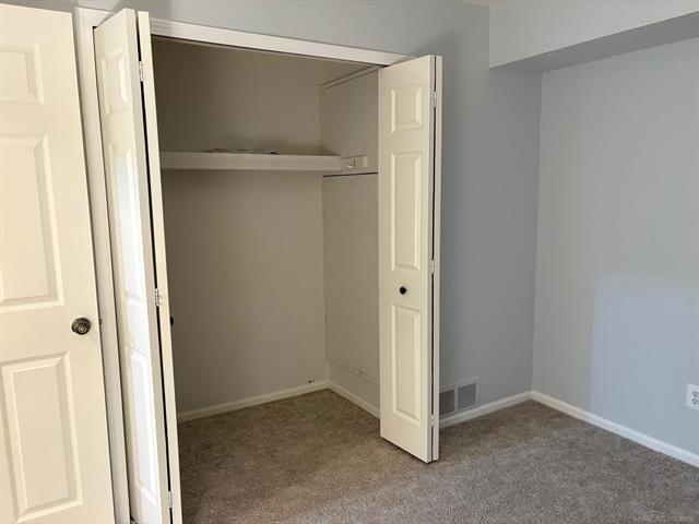 Builiding view fifteen for 404 Sunset, Saint Clair Shores, MI. 48082