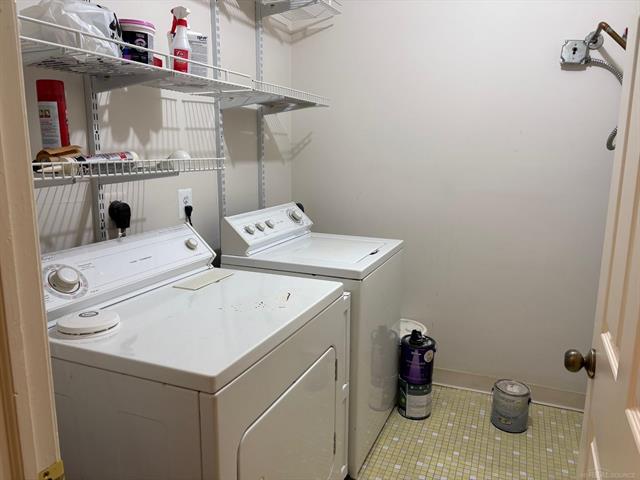 Builiding view twelve for 404 Sunset, Saint Clair Shores, MI. 48082