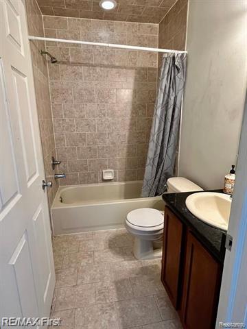 Builiding view eight for 8425 Towne Center Circle South, Warren, MI. 48093