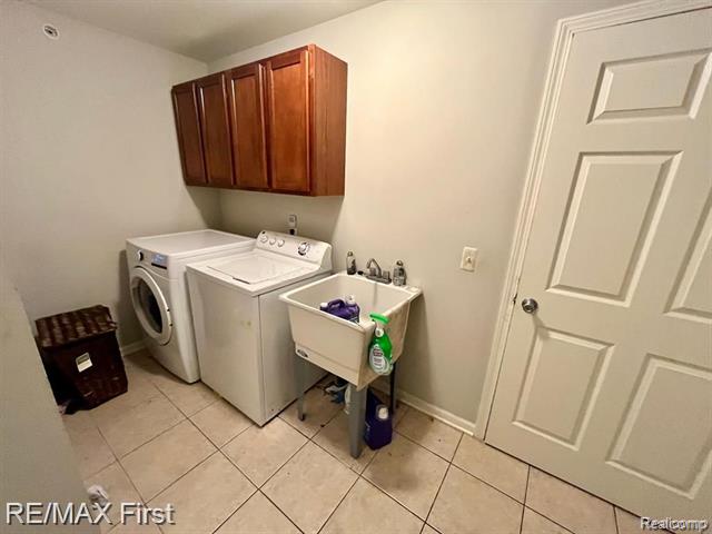 Builiding view ten for 8425 Towne Center Circle South, Warren, MI. 48093