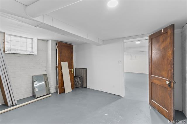 Builiding view forty nine for 1066 Grand, Detroit, MI. 48207