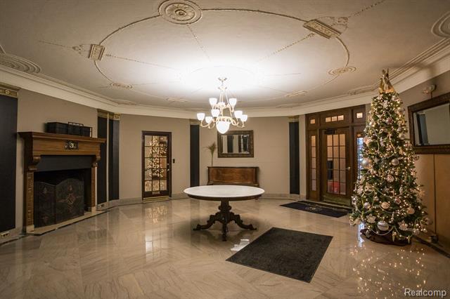 Builiding view two for 2900 E Jefferson, Detroit, MI. 48207