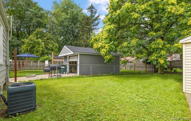 Builiding view fifteen for 1420 S Campbell, Royal Oak, MI. 48067