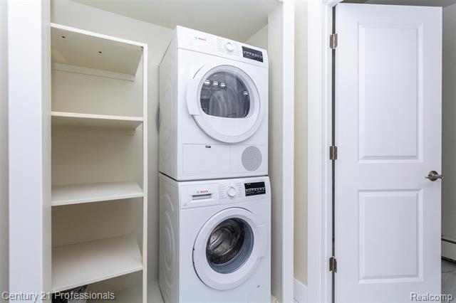 Builiding view nineteen for 1233 Island, Ann Arbor, MI. 48105