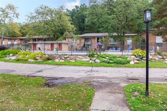 Builiding view twenty four for 1233 Island, Ann Arbor, MI. 48105