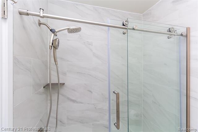 Builiding view twenty one for 1233 Island, Ann Arbor, MI. 48105