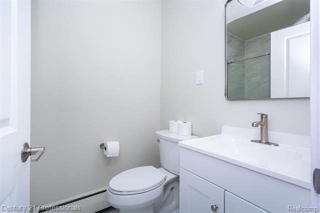 Builiding view twenty for 1233 Island, Ann Arbor, MI. 48105