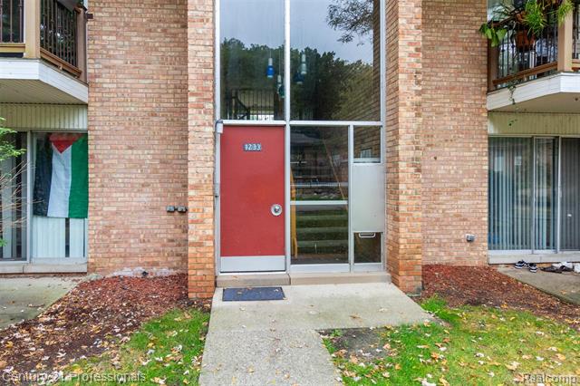 Builiding view two for 1233 Island, Ann Arbor, MI. 48105