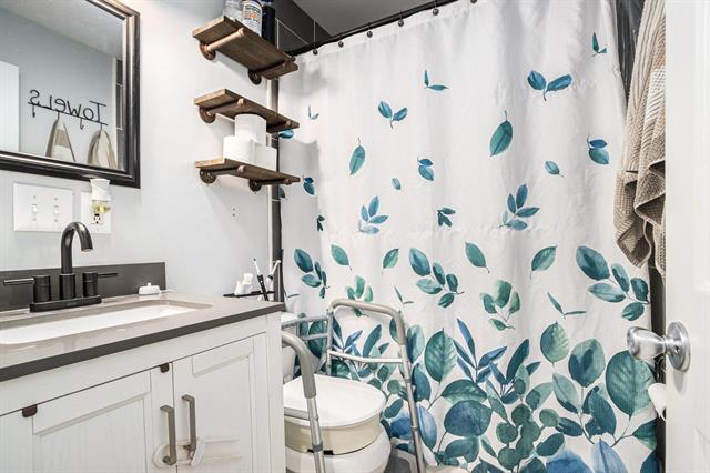 Builiding view nine for 1131 Frisbie, Battle Creek, MI. 49037