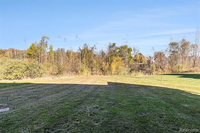 Builiding view thirty seven for 14270 Wright, Linden, MI. 48451