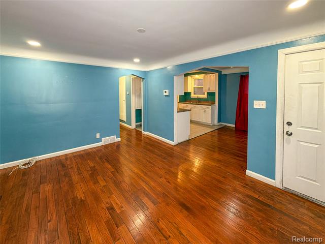 Builiding view one for 8553 Cloverlawn, Detroit, MI. 48204